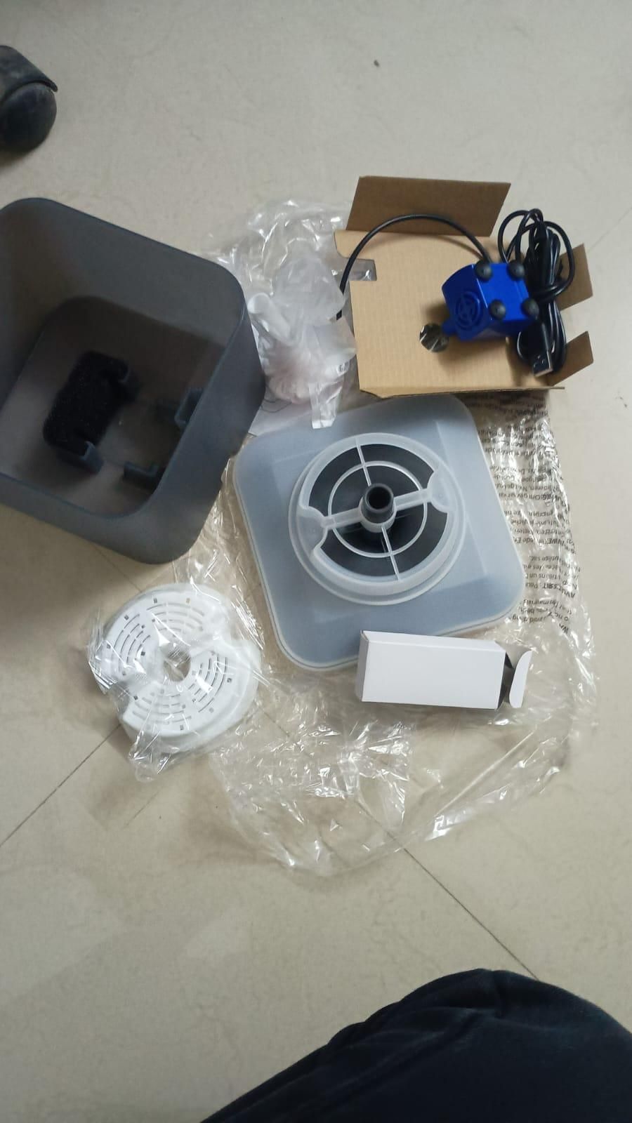 AquaPaw Smart Pet Fountain (2L) – Automatic Flowing Water Dispenser for Cats & Small Dogs | Quiet, Filtered, Hygienic Drinking Bowl