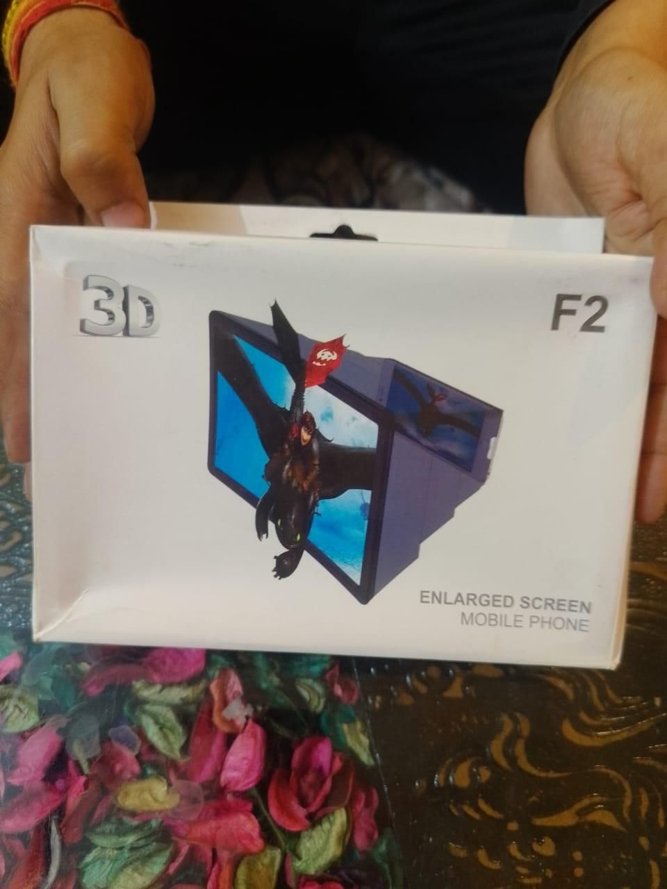 ScreenMax HD Mobile Screen Magnifier – Enlarged Display Expander Stand for Smartphones