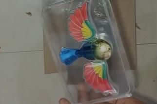 WingFlap Moving Bird Wings – Swinging Kinetic Ornament for Desk, Home, or Garden Décor