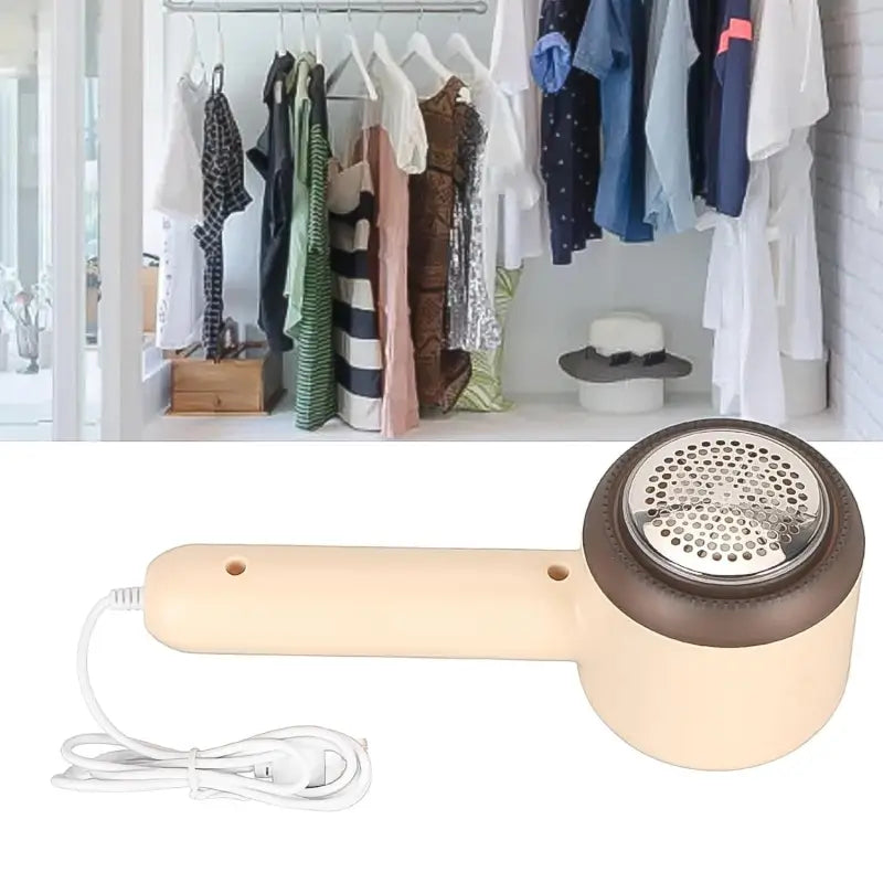 FabricFresh Portable Lint Remover – USB Rechargeable Clothes Defuzzer